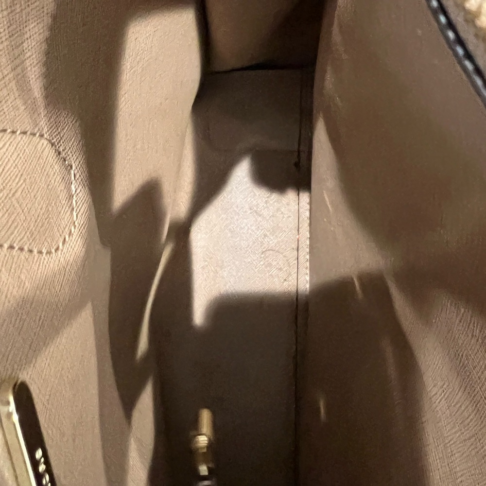 Michael Kors Tote Bag - Picture 7 of 8